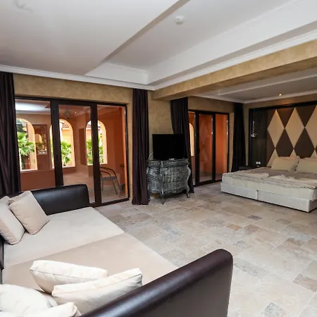 Royal Castle Design &