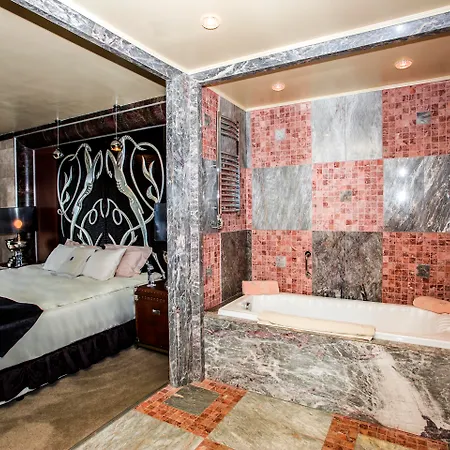 Royal Castle Design & Hotell Elenite