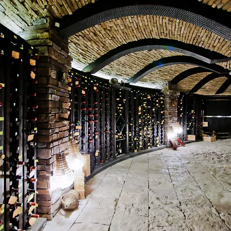 Royal Castle Design &