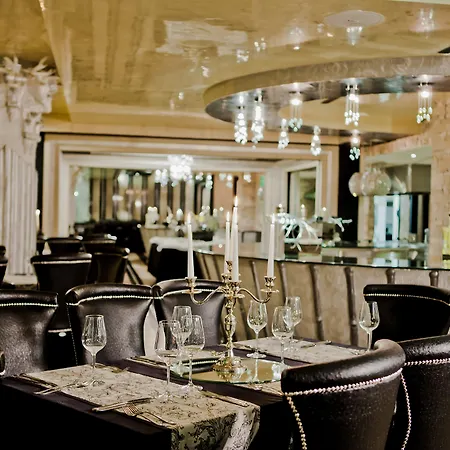 Royal Castle Design & Hotell