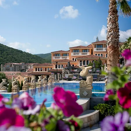Royal Castle Design & Hotell