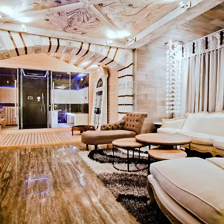 Royal Castle Design & 酒店