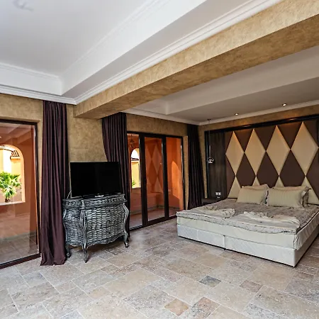 호텔 Royal Castle Design & 5*