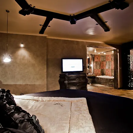 Royal Castle Design & 5*