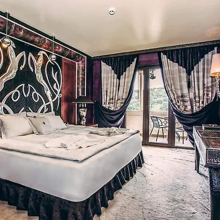 Royal Castle Design & 엘레니테