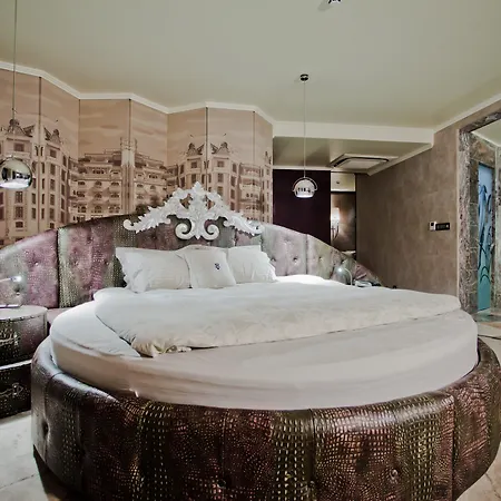 Royal Castle Design &