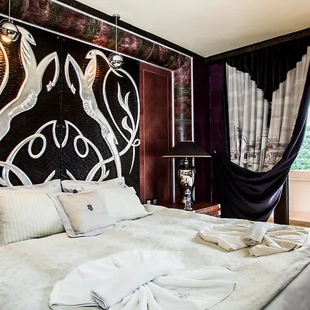 Royal Castle Design &