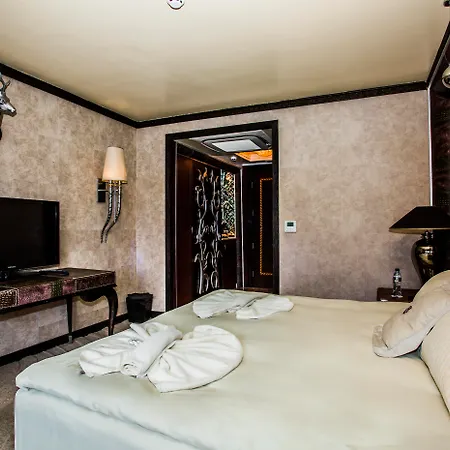 Royal Castle Design & 호텔 5*