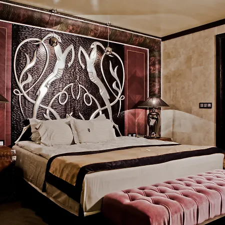 Royal Castle Design & 5*