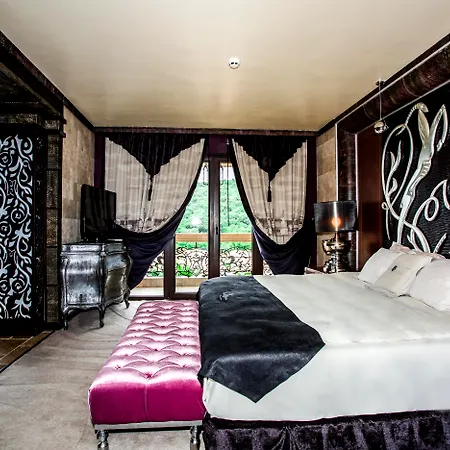 Royal Castle Design &