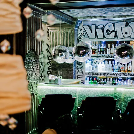 Royal Castle Design & 5* 엘레니테