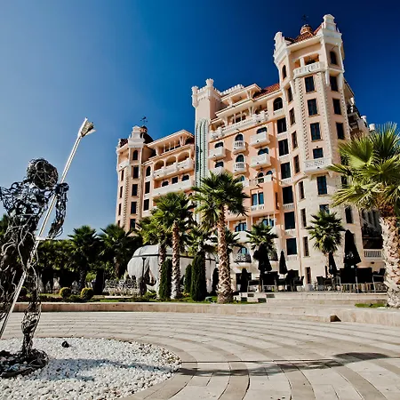 Royal Castle Design & 엘레니테