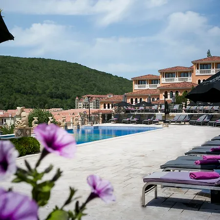 Royal Castle Design & 엘레니테