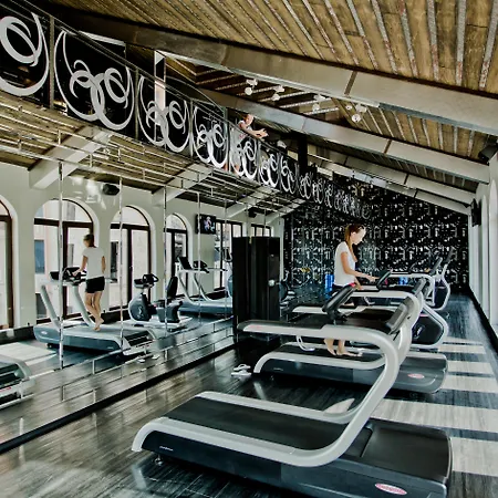 Royal Castle Design & 5* 엘레니테