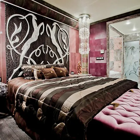 Royal Castle Design & 5*