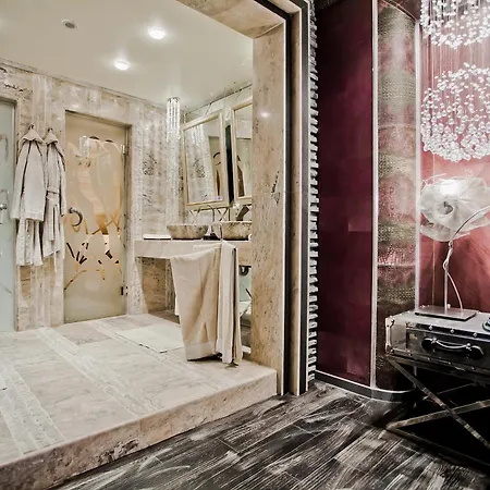 Royal Castle Design & 엘레니테