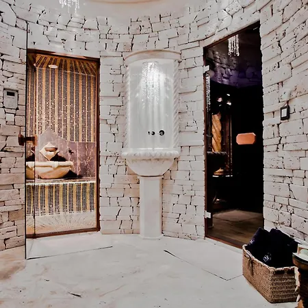 Royal Castle Design & 호텔