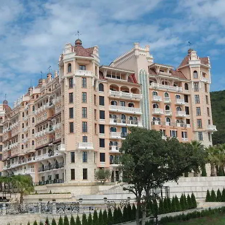 호텔 Royal Castle Design & 엘레니테
