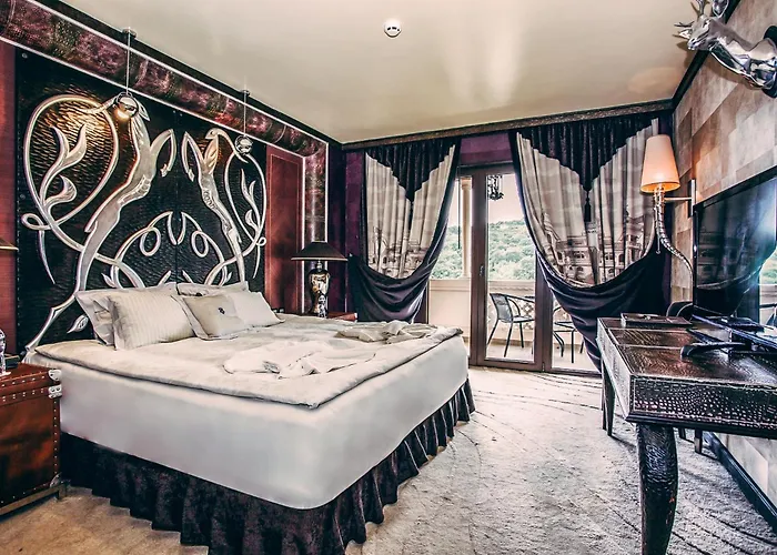 Royal Castle Design & Elenite