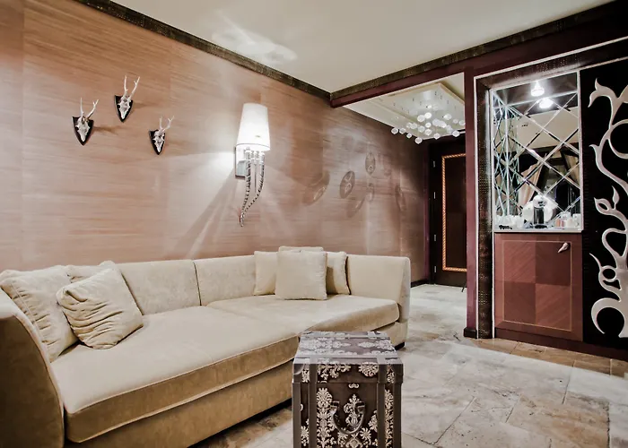 Royal Castle Design & 5*