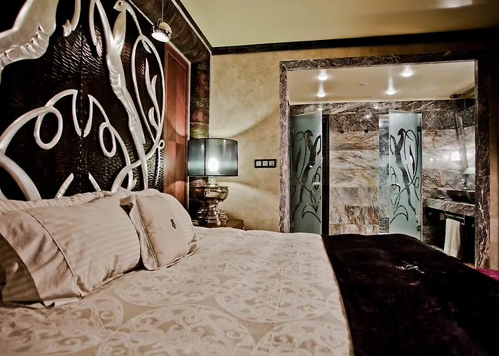 Royal Castle Design & 5* Elenite