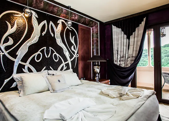 Royal Castle Design &