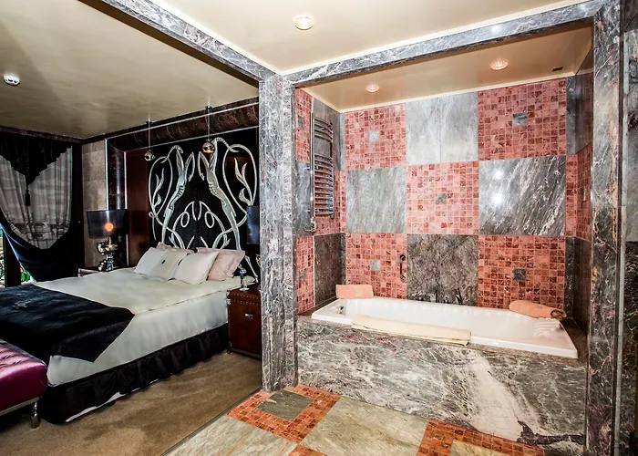 Royal Castle Design & Otel Elenite