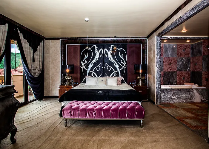 Royal Castle Design &