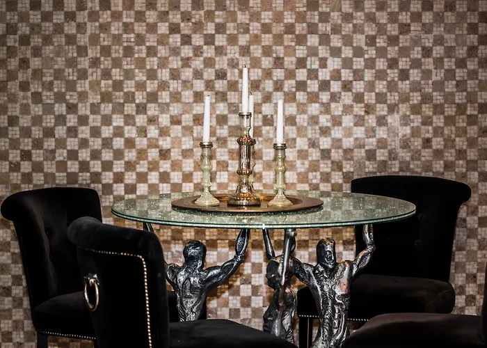 Royal Castle Design & 5*