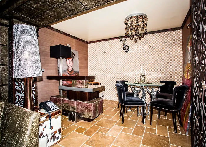 Royal Castle Design & Elenite