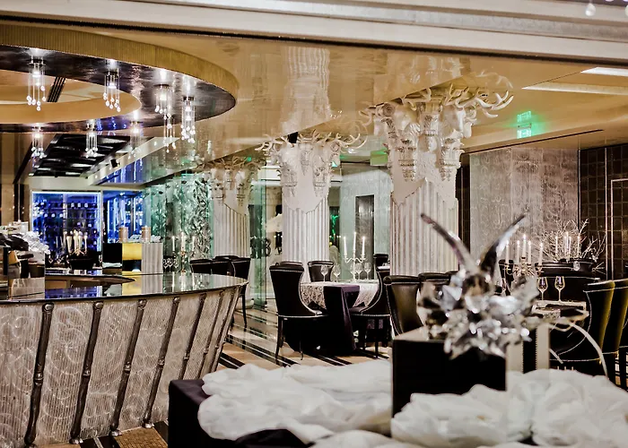 Royal Castle Design & Otel Elenite