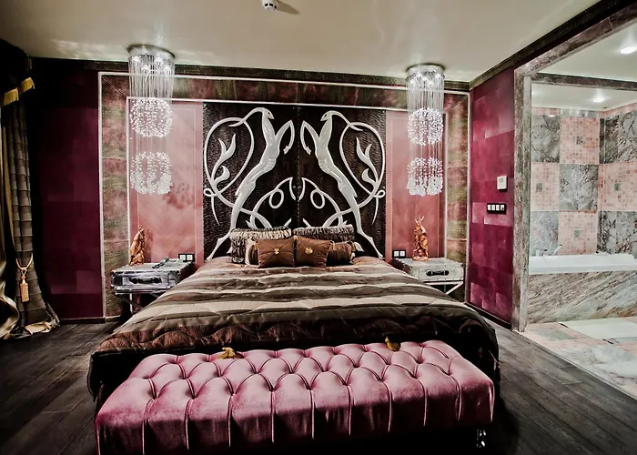 Royal Castle Design & Otel Elenite